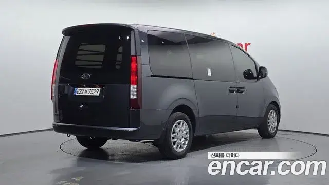 Hyundai Staria 2022 — Şəkil 10/30
