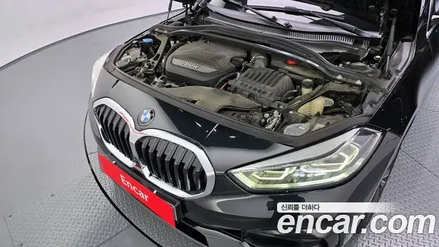 BMW 1 Series 2021 — Şəkil 23/30