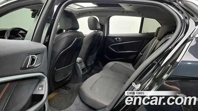 BMW 1 Series 2021 — Şəkil 18/30
