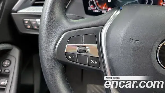 BMW 1 Series 2021 — Şəkil 26/30