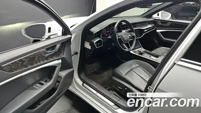Audi A6 2021 — ფოტო 4/34