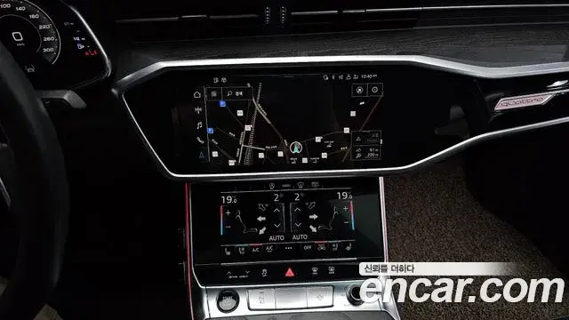 Audi A6 2021 — ფოტო 19/34
