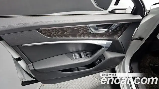 Audi A6 2021 — ფოტო 10/34