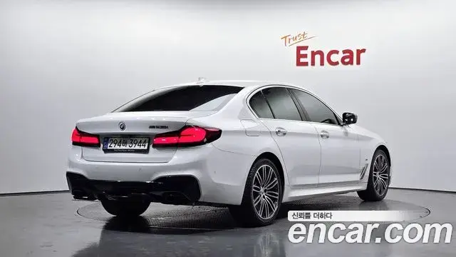 BMW 5 Series 2018 — Фото 1/20