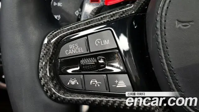 BMW 5 Series 2018 — Фото 15/20