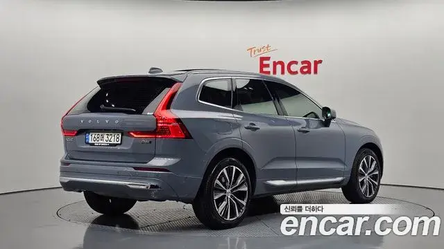 Volvo XC60 2021 — Фото 1/20