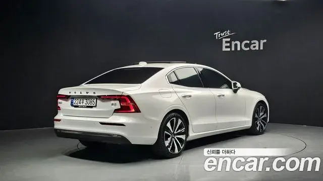 Volvo S60 2024 — Photo 33/33