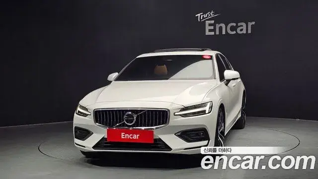 Volvo S60 2024 — Photo 5/33