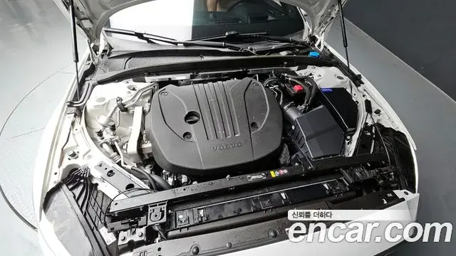Volvo S60 2024 — Photo 1/33