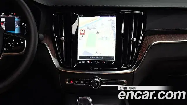 Volvo S60 2024 — Photo 7/33