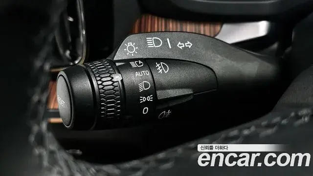 Volvo S60 2024 — Photo 23/33