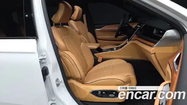 Jeep Grand Cherokee 2023 — ფოტო 33/44
