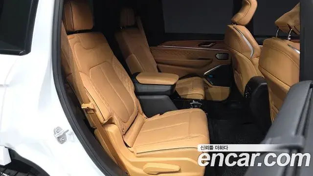 Jeep Grand Cherokee 2023 — ფოტო 19/44