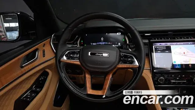 Jeep Grand Cherokee 2023 — ფოტო 30/44