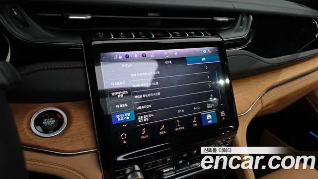 Jeep Grand Cherokee 2023 — ფოტო 2/44