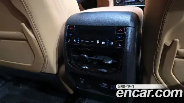 Jeep Grand Cherokee 2023 — ფოტო 7/44