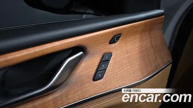 Jeep Grand Cherokee 2023 — ფოტო 16/44