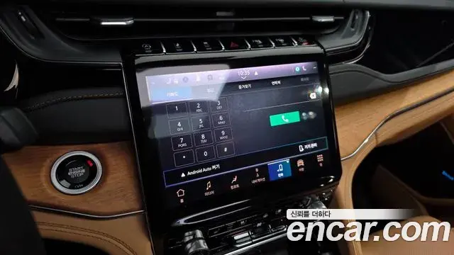 Jeep Grand Cherokee 2023 — ფოტო 28/44