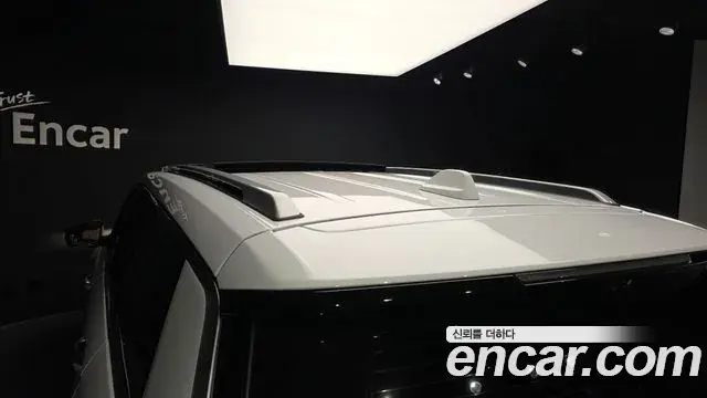 Jeep Grand Cherokee 2023 — ფოტო 43/44