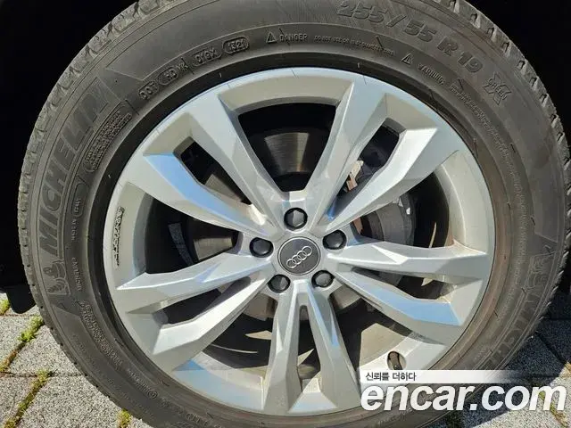 Audi Q7 2019 — Şəkil 11/20
