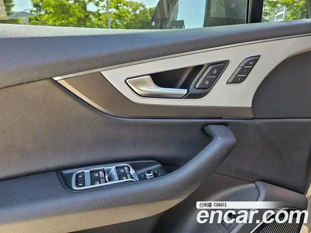 Audi Q7 2019 — Şəkil 16/20
