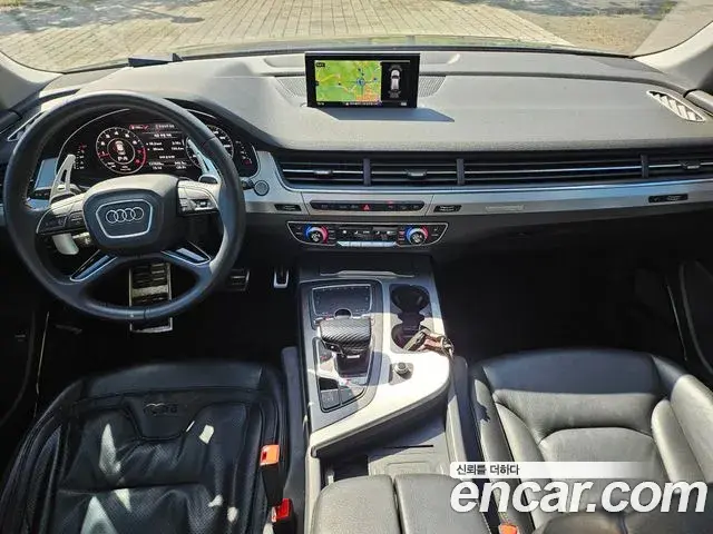 Audi Q7 2019 — Şəkil 12/20