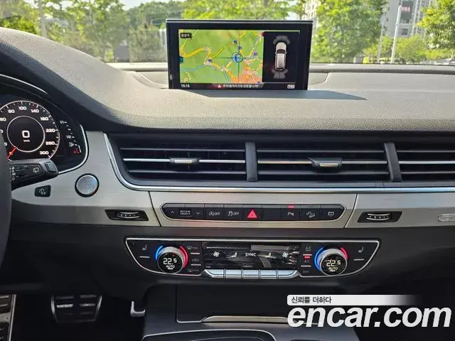 Audi Q7 2019 — Şəkil 15/20