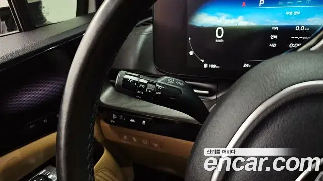 Kia Carnival 2021 — Фото 19/20