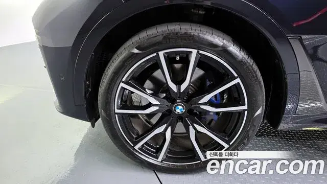 BMW X7 2019 — Photo 17/20