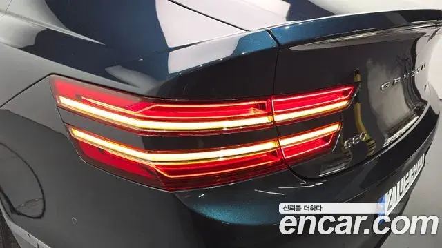 Genesis G80 2022 — Photo 28/34