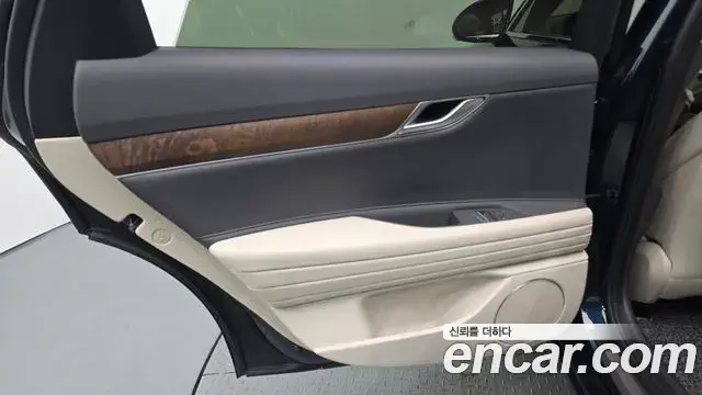 Genesis G80 2022 — Photo 33/34