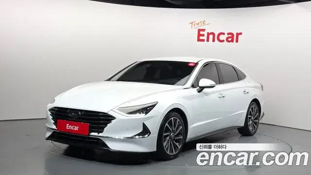 Hyundai Sonata 2019 — Фото 1/20