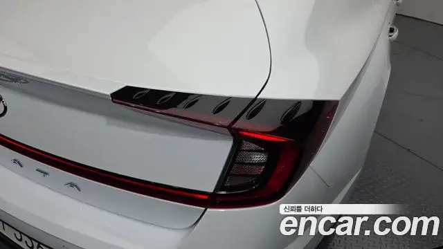 Hyundai Sonata Hybrid 2019 — Şəkil 21/33