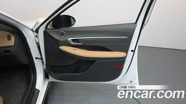 Hyundai Sonata Hybrid 2019 — Şəkil 27/33