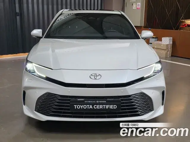 Toyota Camry 2025 — ფოტო 5/17