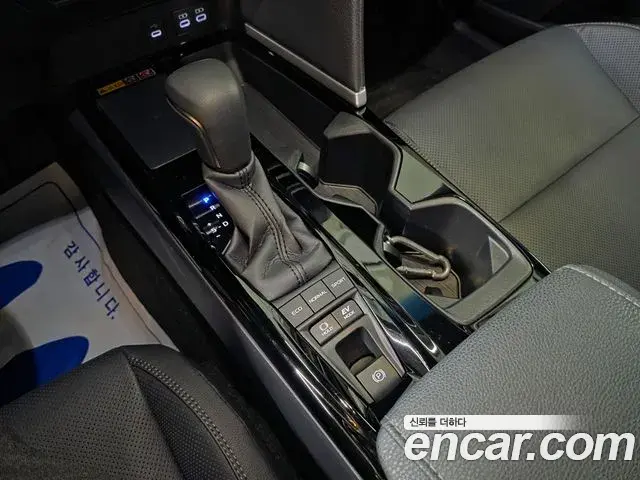 Toyota Camry 2025 — ფოტო 7/17