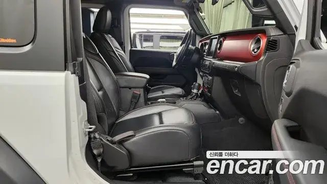Jeep Wrangler 2019 — Şəkil 8/31