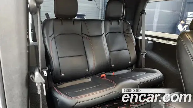 Jeep Wrangler 2019 — Şəkil 17/31