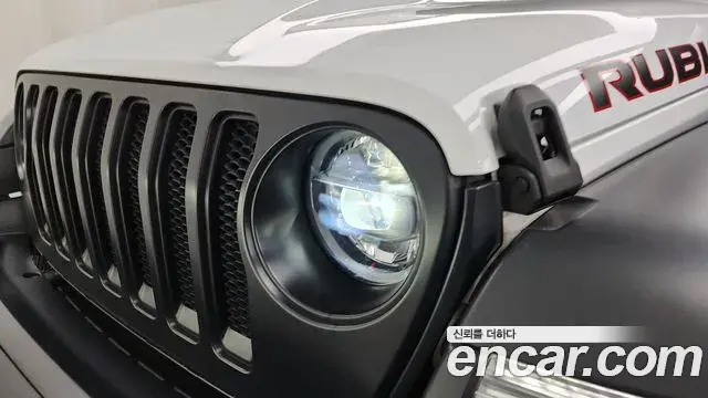 Jeep Wrangler 2019 — Şəkil 22/31