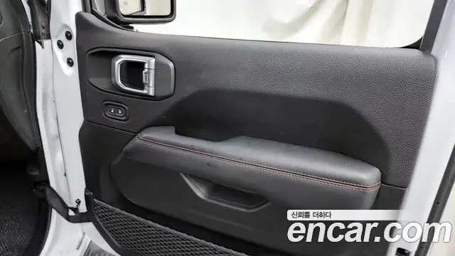 Jeep Wrangler 2019 — Şəkil 24/31