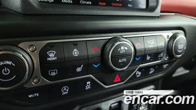 Jeep Wrangler 2019 — Şəkil 4/31