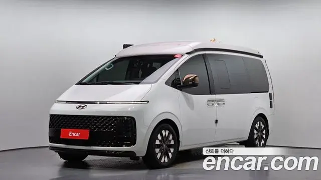Hyundai Staria 2024 — Photo 9/34