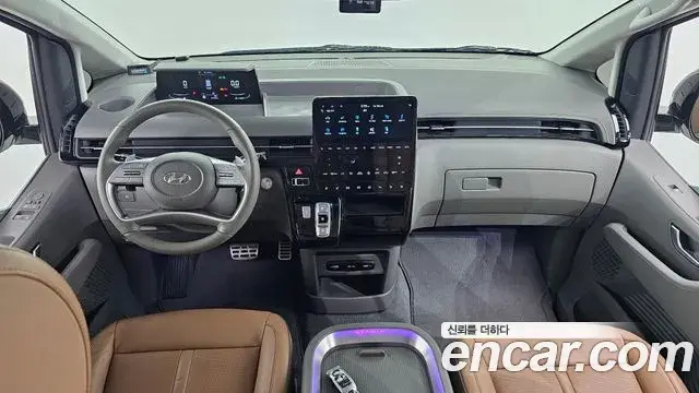Hyundai Staria 2024 — Photo 30/34
