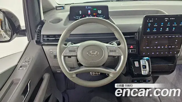 Hyundai Staria 2024 — Photo 26/34