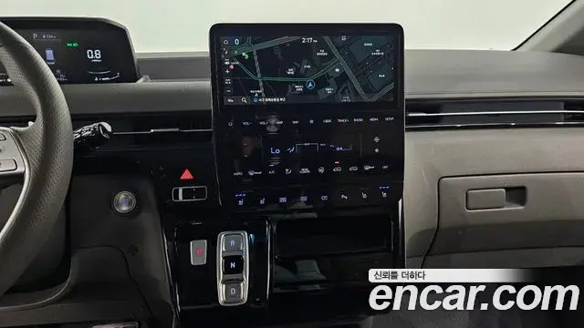 Hyundai Staria 2024 — Photo 18/34