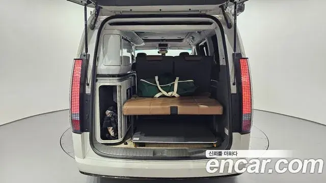 Hyundai Staria 2024 — Photo 15/34