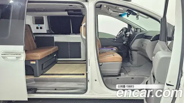 Hyundai Staria 2024 — Photo 13/34
