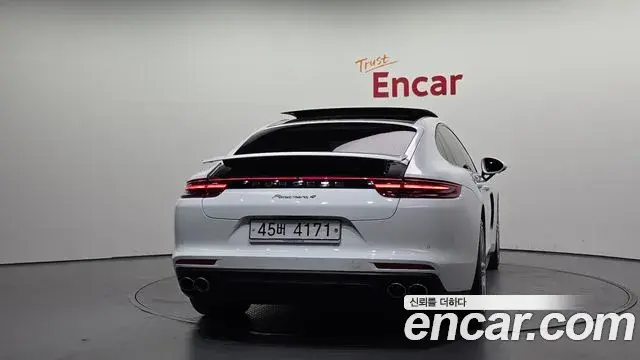Porsche Panamera 2019 — Şəkil 12/20