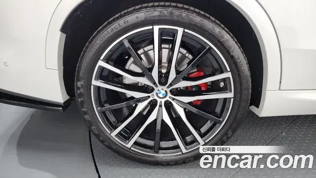 BMW X5 2022 — ფოტო 1/33