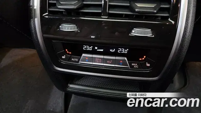 BMW X5 2022 — ფოტო 20/33